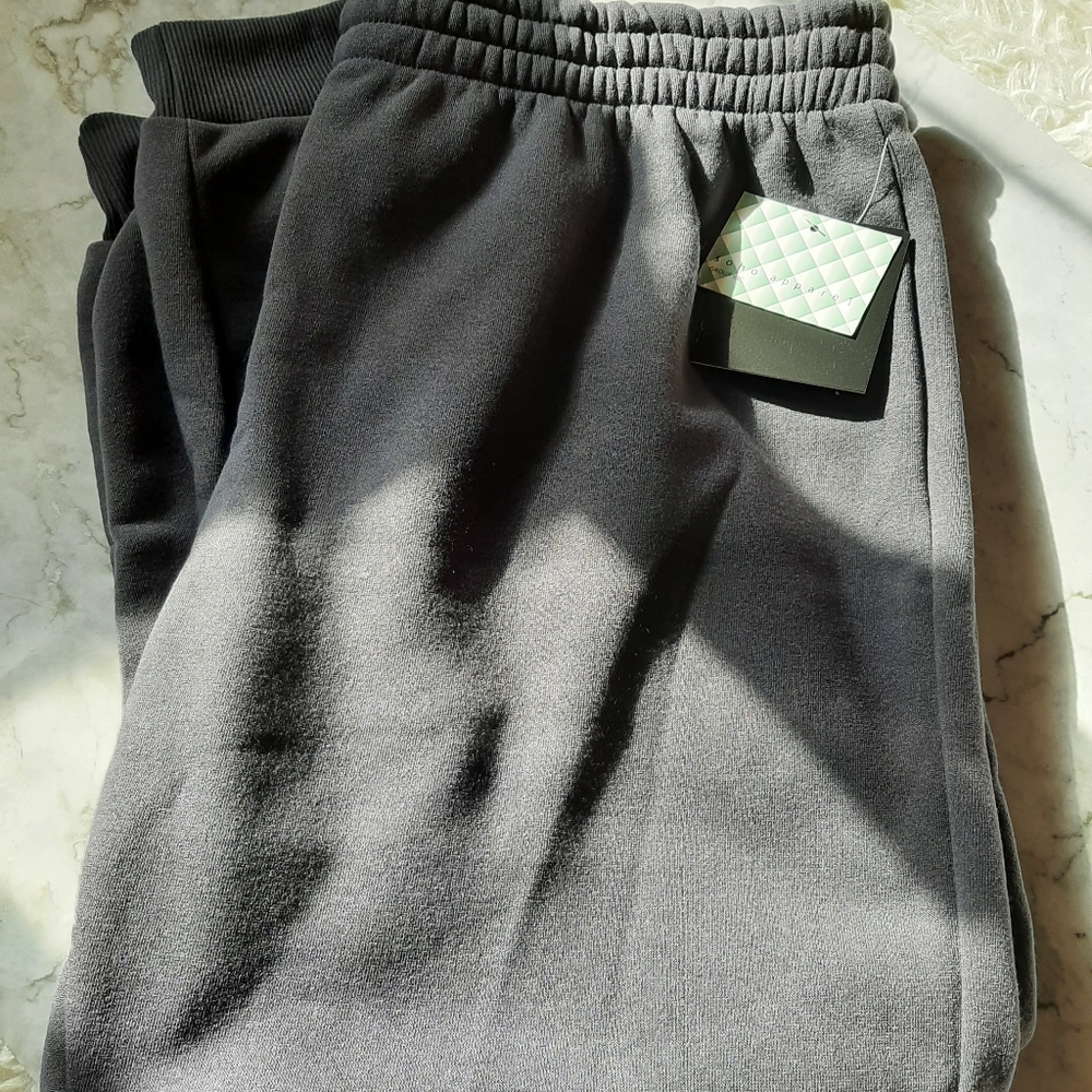 🆕️ PLUS Size Gray Joggers - Picture 4 of 5